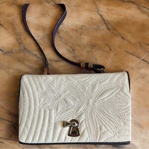 Gillian Leather Shoulder Bag, Off White.